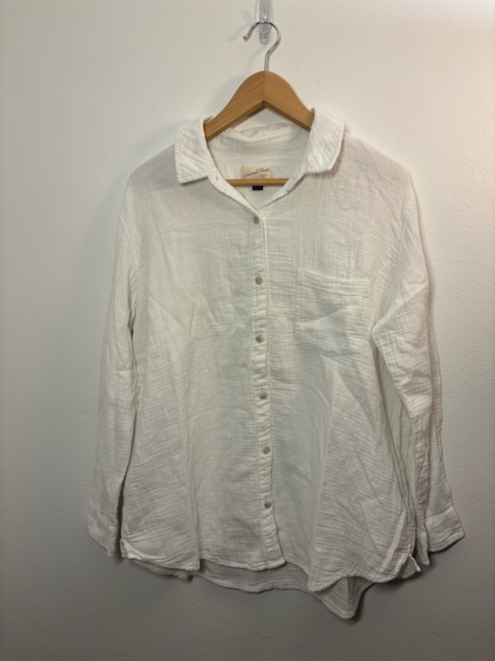 Universal Thread White Lightweight Button Front Shirt Size Large